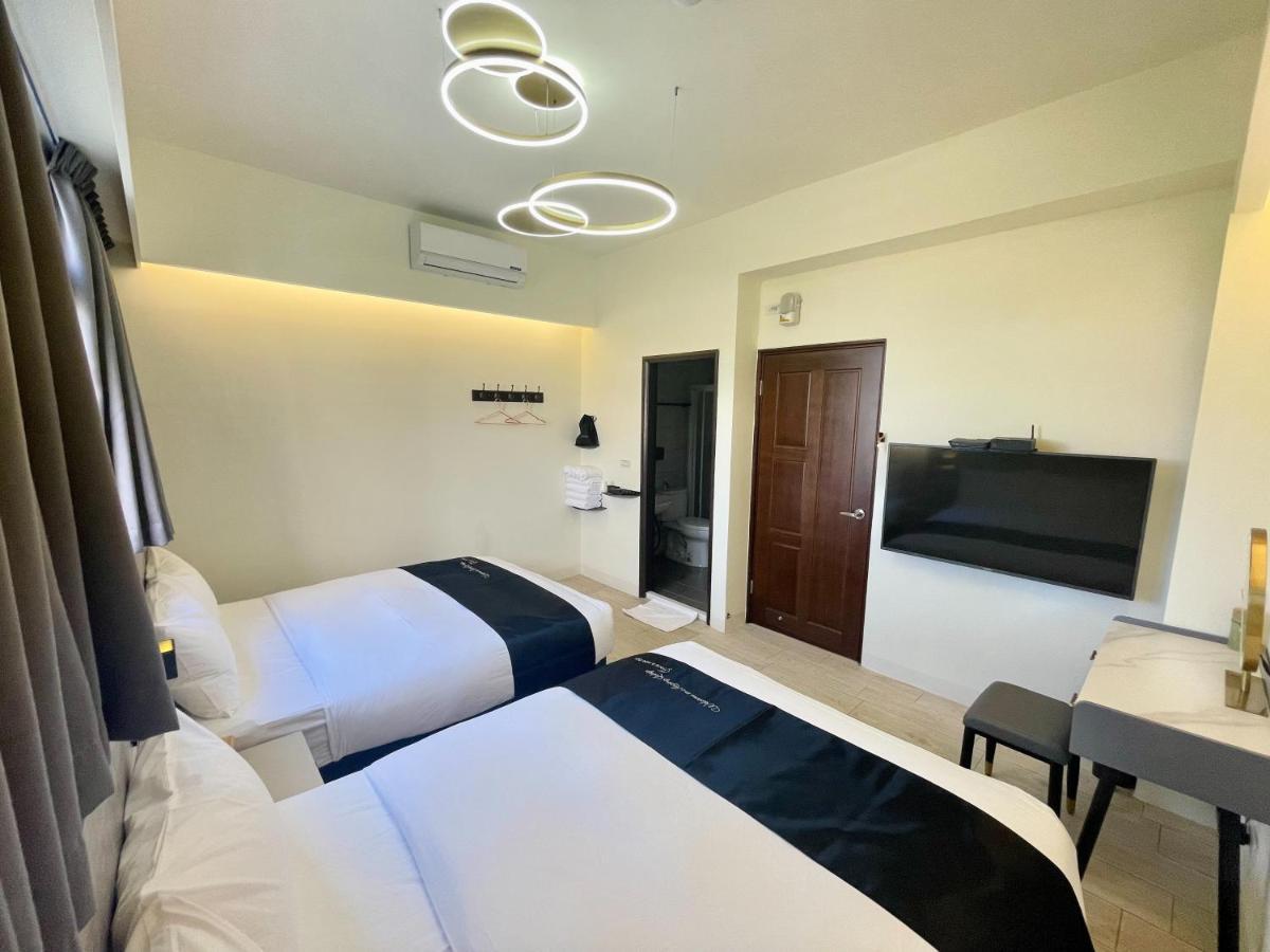 Six Seasons Inn - Qian He Тайнань Экстерьер фото