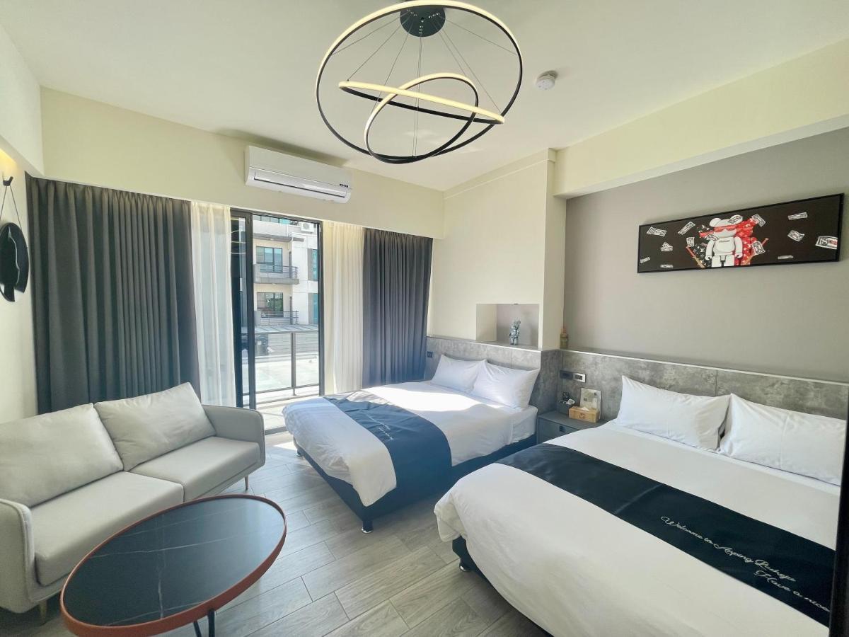 Six Seasons Inn - Qian He Тайнань Экстерьер фото