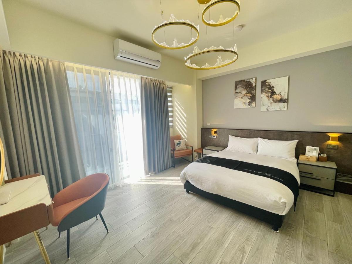 Six Seasons Inn - Qian He Тайнань Экстерьер фото