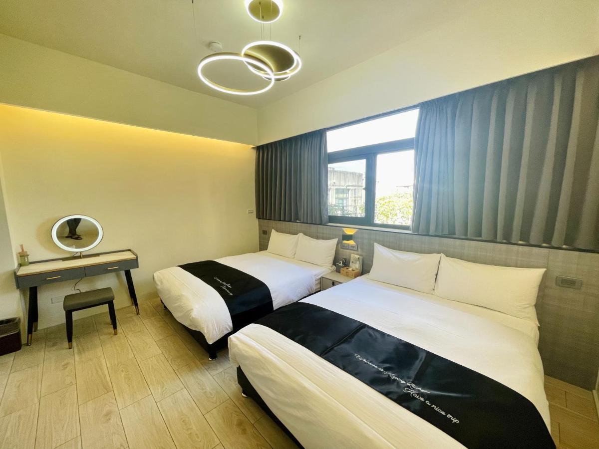 Six Seasons Inn - Qian He Тайнань Экстерьер фото
