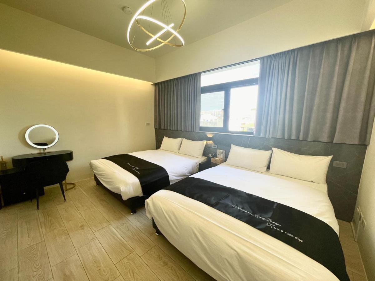 Six Seasons Inn - Qian He Тайнань Экстерьер фото