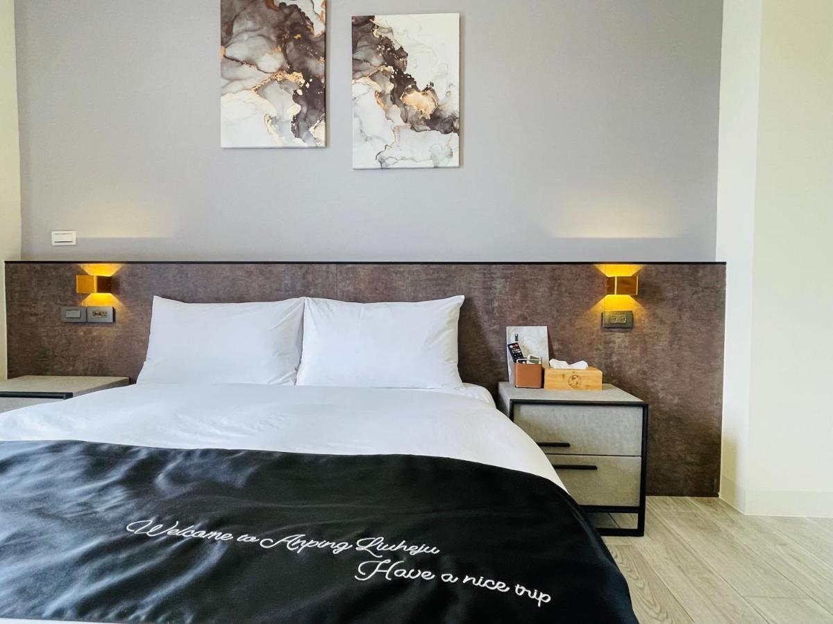 Six Seasons Inn - Qian He Тайнань Экстерьер фото